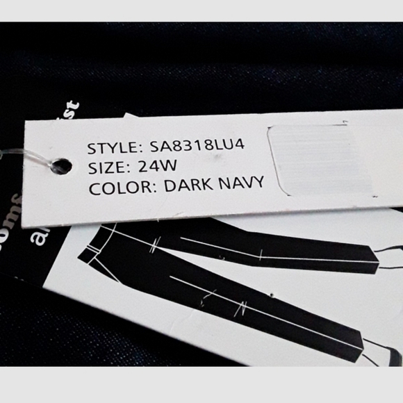 Larry Levine Woman- Comfort Waist Ankle Length Pants. Dark Navy. Size 24W. New! - Picture 7 of 7